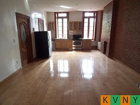 Rented by KVNY Soho | media 92