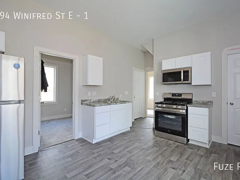 294 Winifred St E #1 — Photo 3