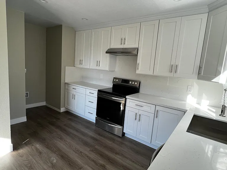 2680 E 19th St #4 — Photo 2