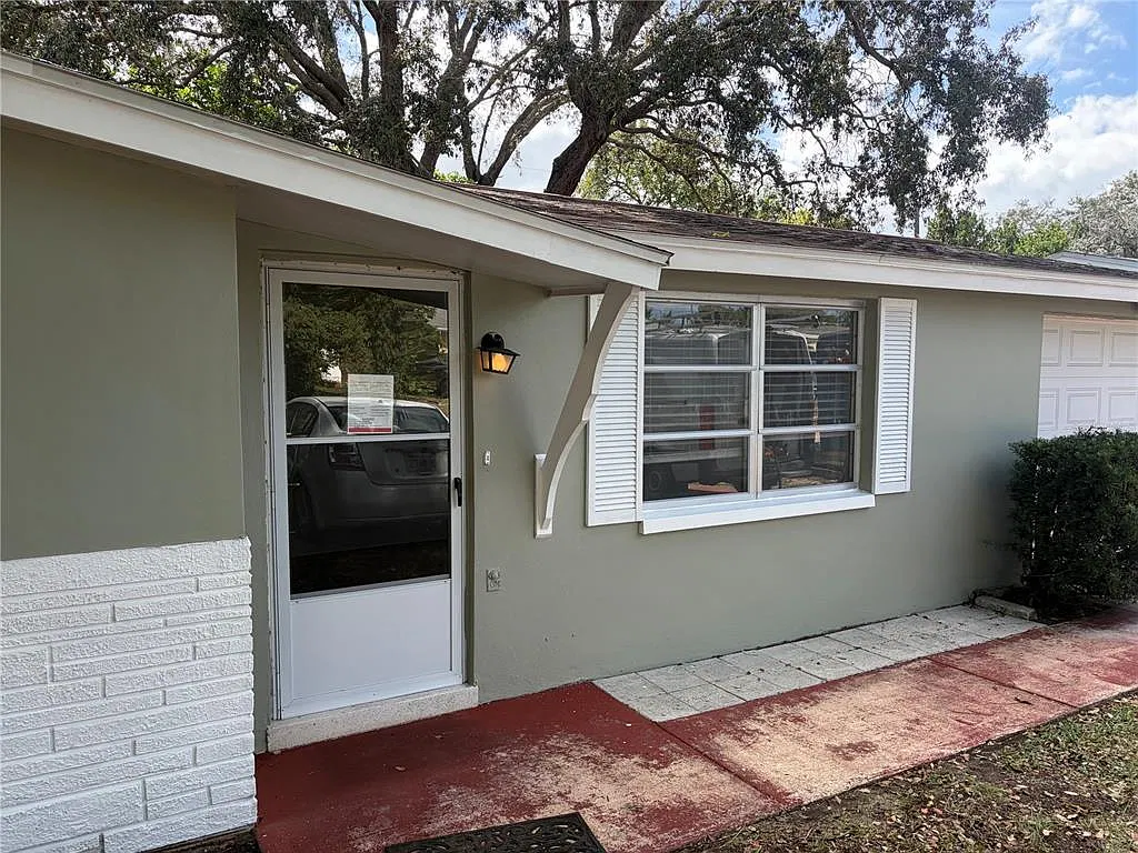 2 bed, 1.0 bath, 824 sqft, $1,400 — Photo 2