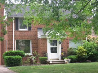 24009 E Groveland Rd, Beachwood, OH