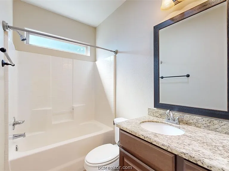 303 Ash St #B — Photo 13