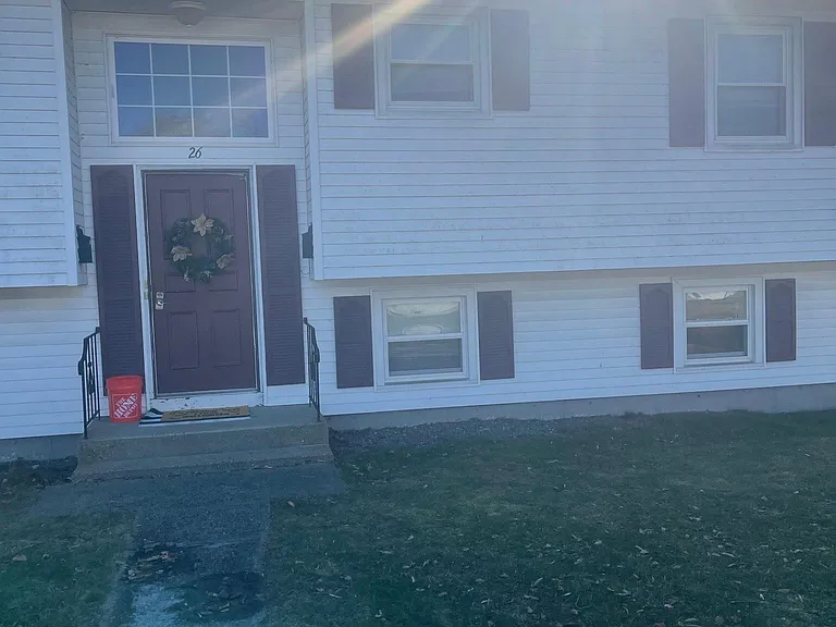26 Woodbury Rd #LOWER LEVEL — Photo 1