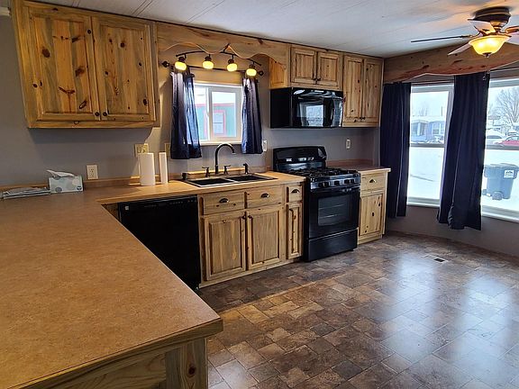 4th image of 954 N McCue St Lot 64