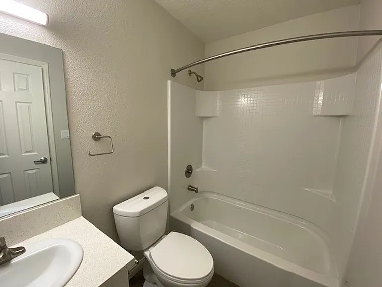 Pacific Palms Apartment Homes — Photo 32