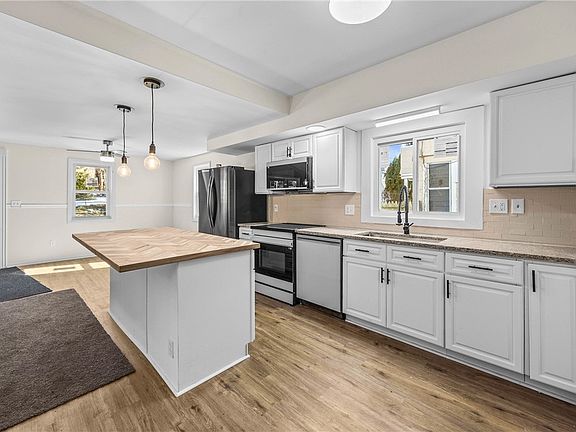 5th image of 48 Arbordale Ave