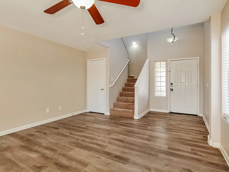 15999 W Moreland St — Photo 5