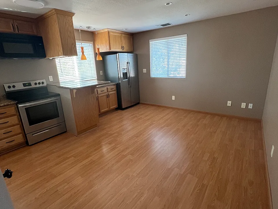 3911 Noble Ct