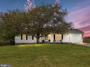 90 Cassie Dr, Falling Waters, WV 25419