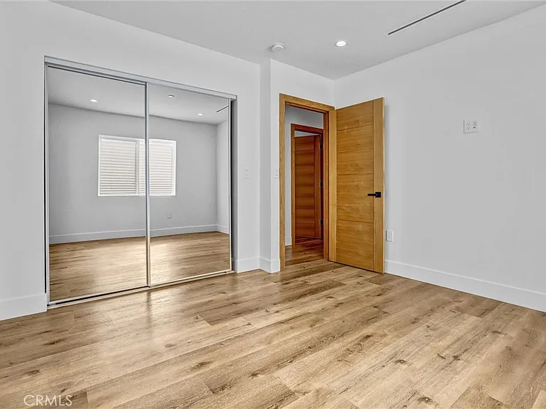 6900 Corbin Ave — Photo 19