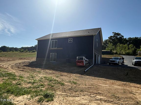 4th image of 138 Baskett Rd