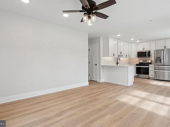 5th image of 143 Bannister Ave