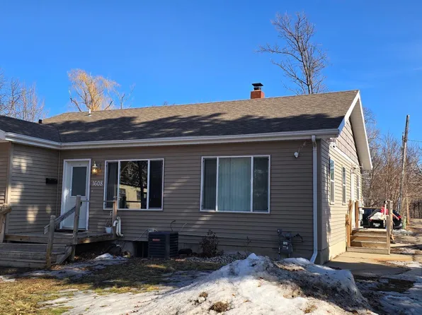 1608 5th St S, Fargo, ND 58103