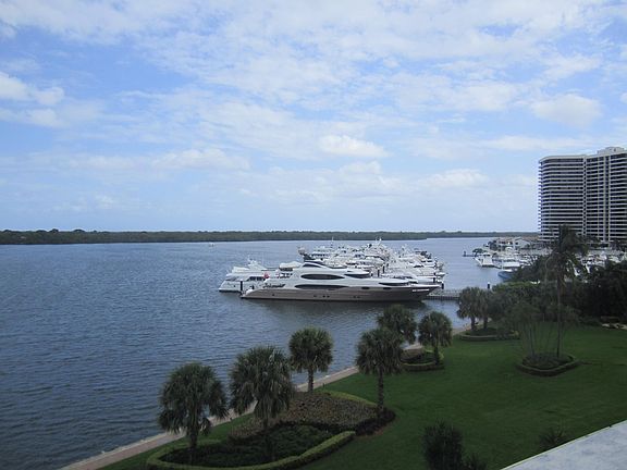 4th image of 126 Lakeshore Dr APT 626