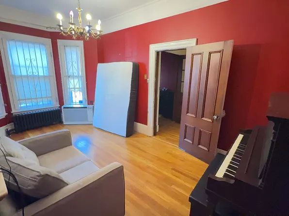 11 Worthington St, Roxbury, MA 02120