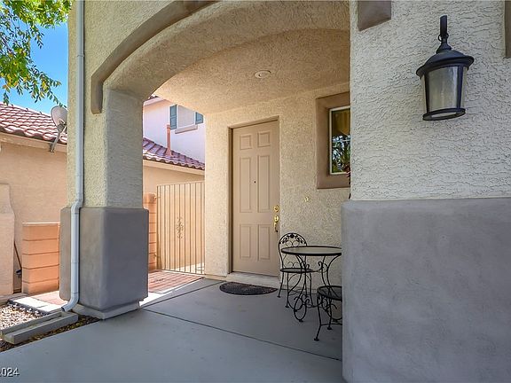 3rd image of 8441 Montefino Ct