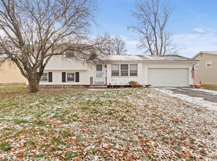 375 Wildwood Dr, Rochester, NY 14616