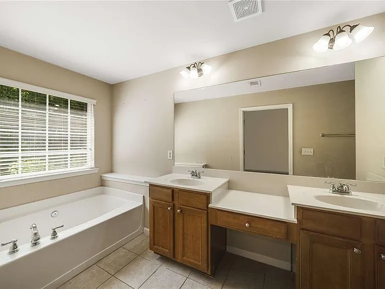 1798 Oakbrook Ln NW #8 — Photo 20