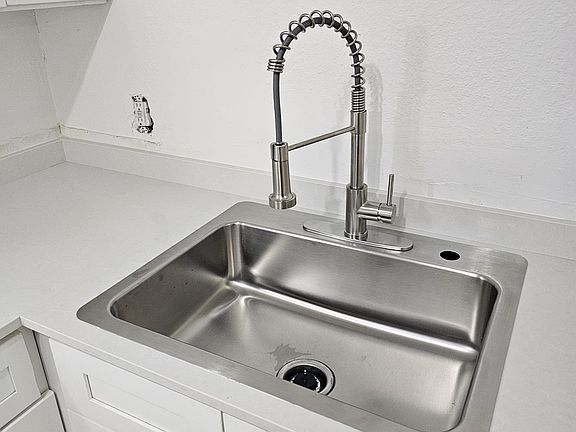 2nd image of 715 E Mission Ln APT 2