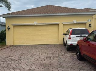 6626 38th St E, Sarasota, FL 34243