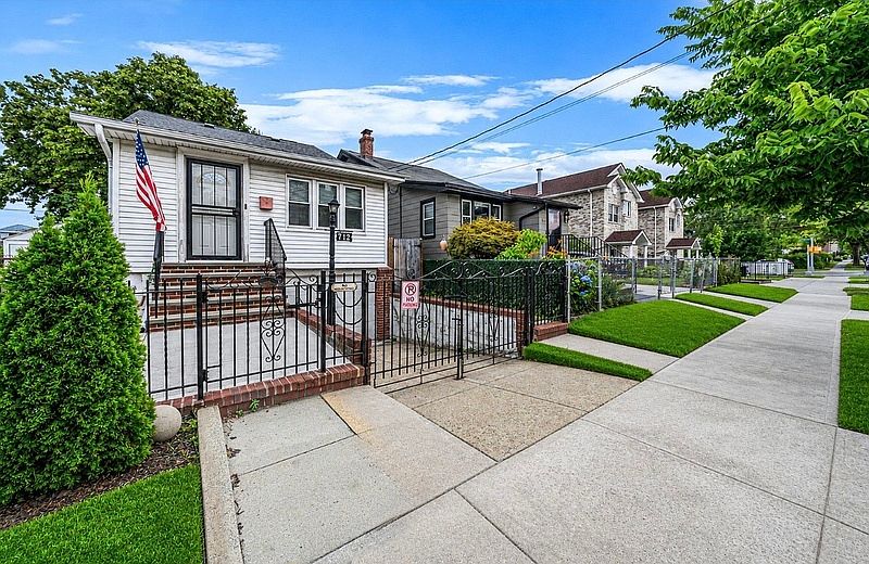 1st image of 712 Edison Ave