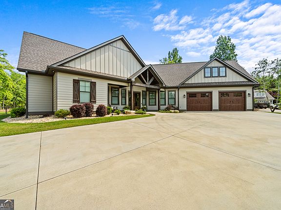 3rd image of 483 High Bluff Ct