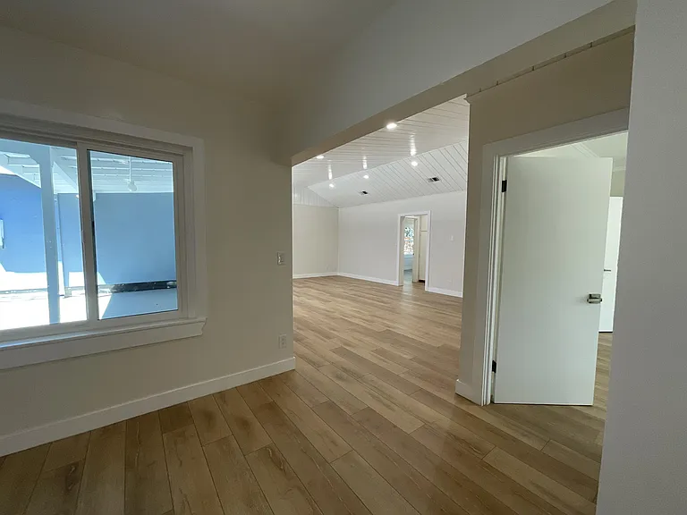1515 Hess Rd #6 — Photo 13