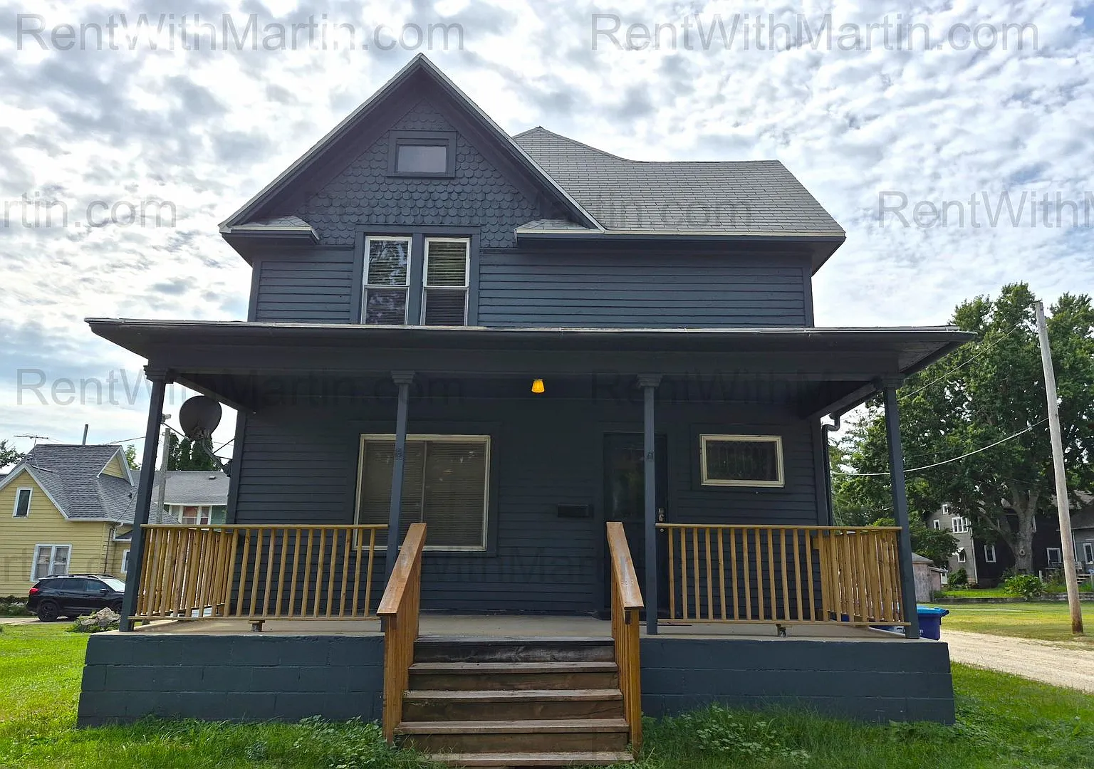 For Rent- 310 N Frederick Oelwein Ia **Pets Ok With Conditions** — Photo 1
