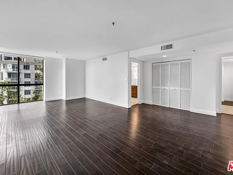 10660 Wilshire Blvd #701 — Photo 13