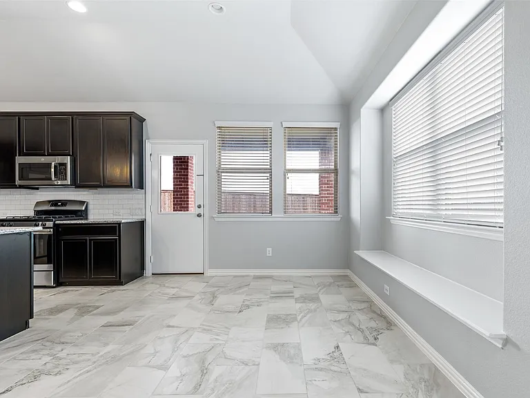 912 Slate Ln — Photo 25
