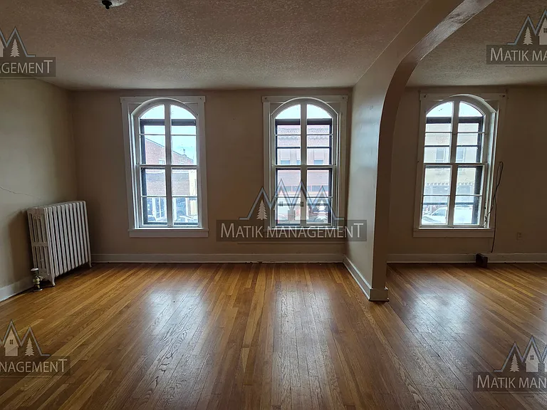 143 Main St W #1/2 — Photo 35