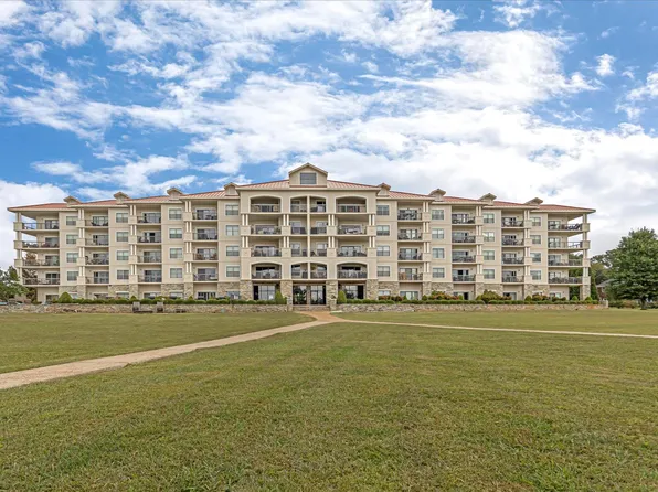 12100 Two Rivers Dr #Penthouse H, Athens, AL 35611