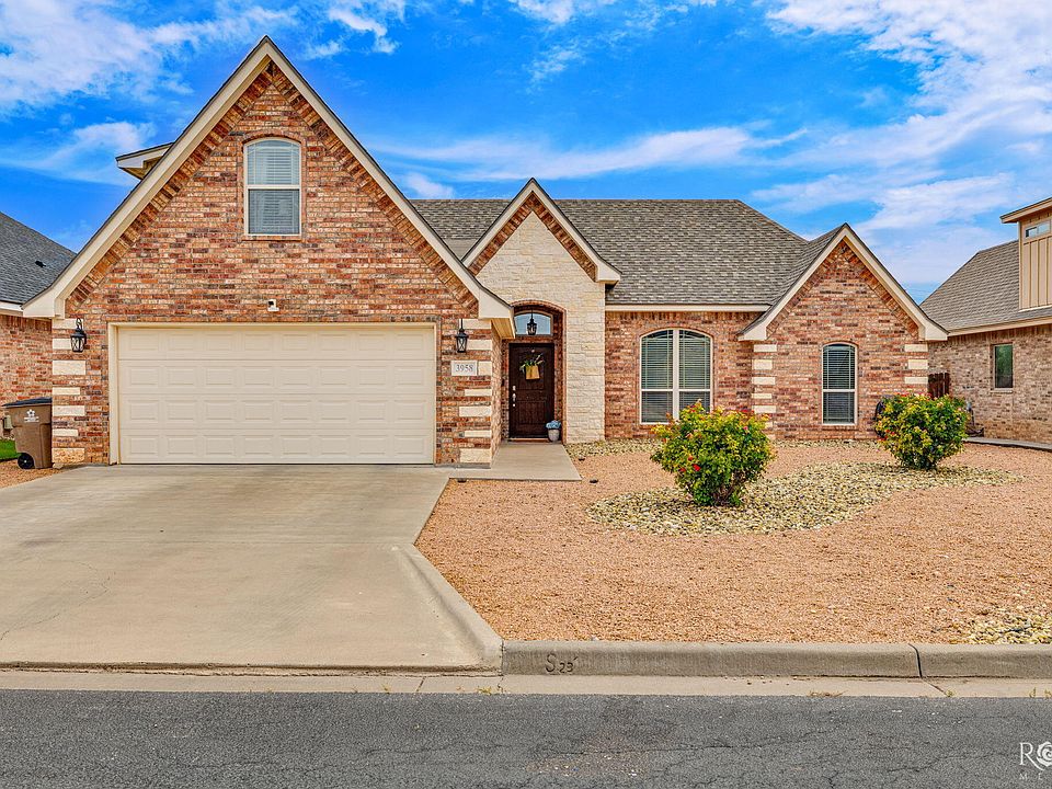 1st image of 3958 Caroline Ln