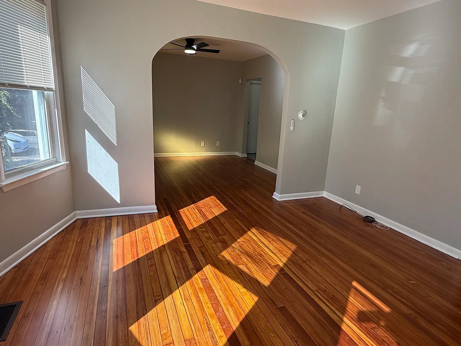 3 bed, 950 sqft, $2,500 — Photo 3