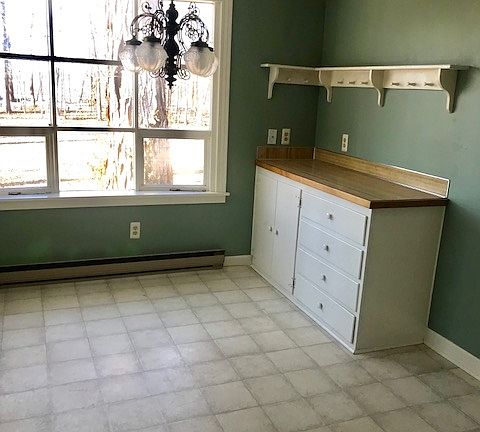 4th image of 2087 Forest Dr