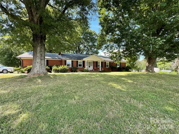 1701 W A St, Kannapolis, NC 28081