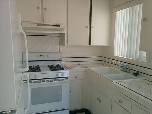4th image of 11965 Montana Ave APT 20