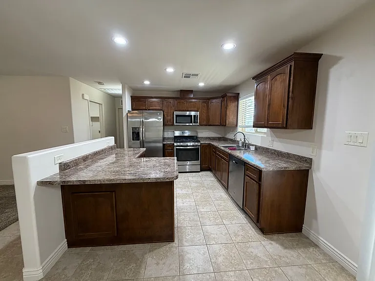 10191 E 34th Ln — Photo 7