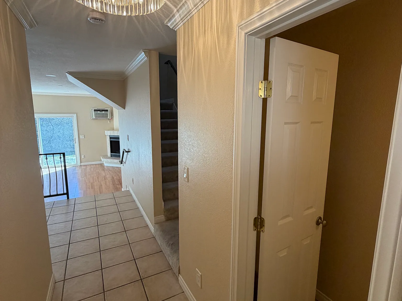 2 bed, 1.5 bath, 1051 sqft, $2,595 — Photo 3