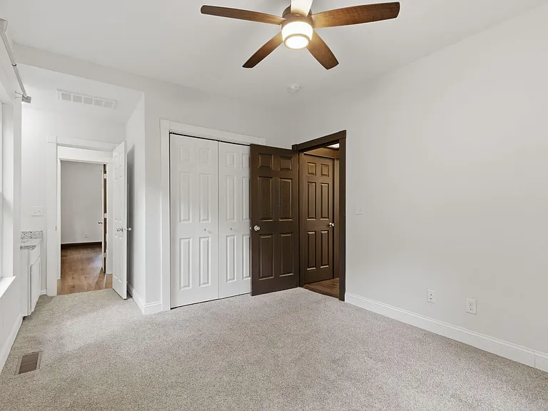 837 S Kentwood Ave — Photo 20