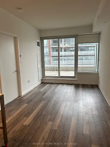 75 Canterbury Pl Photo 1