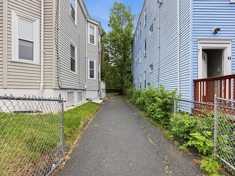 15 Drummond St #1 — Photo 15
