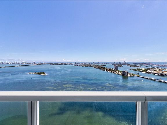3rd image of 1900 N Bayshore Dr APT 4202