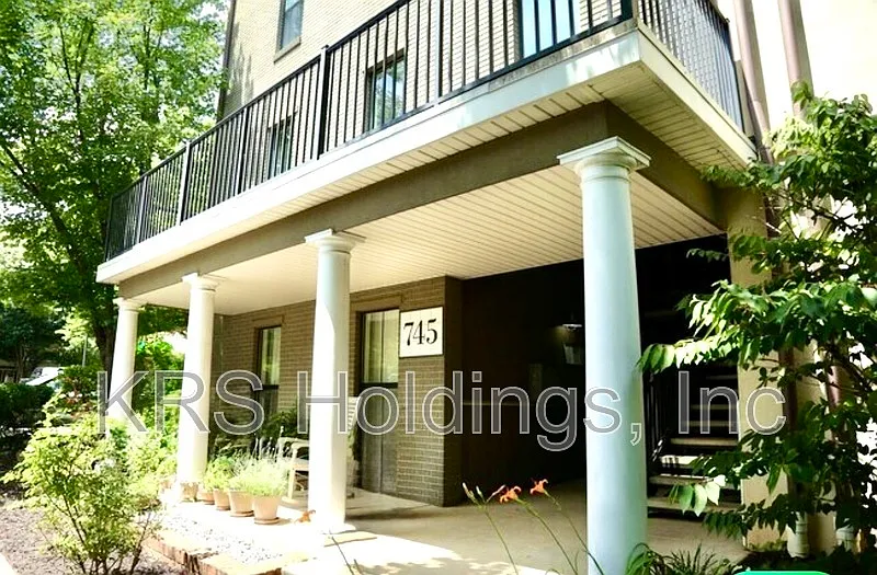 745 Walker Sq #2D