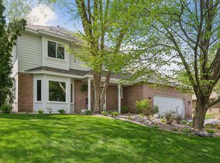 9894 Jedlicka Ct, Eden Prairie, MN 55347