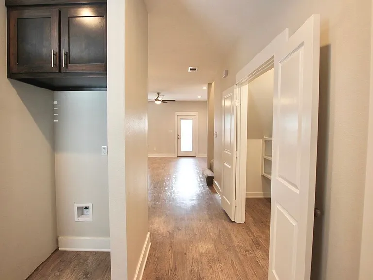 307 N Henry St #15 — Photo 4