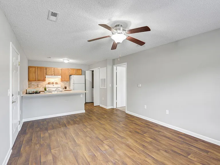 Highland Ridge Apartment Homes — Photo 5