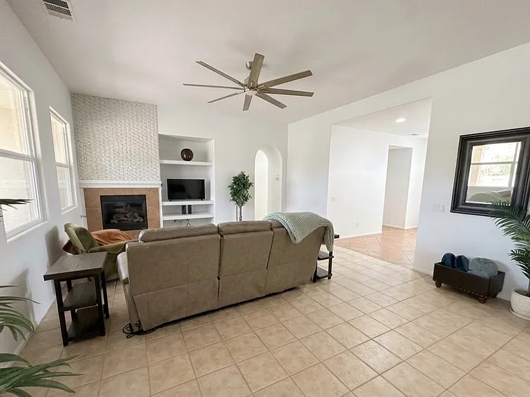 82686 Castleton Dr — Photo 3