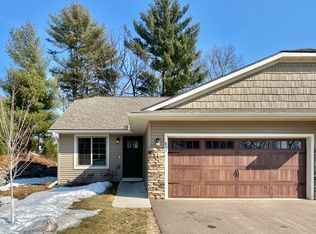 633 Club View Ln, Altoona, WI 54720