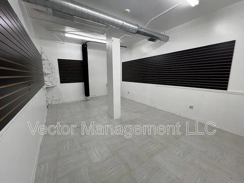 Studio, 1.0 bath, 274 sqft, $800 — Photo 2
